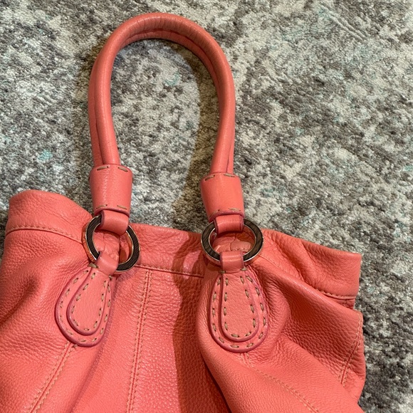 Vintage Valentino Garavani Embossed VLogo Long Bucket - Picture 10 of 17